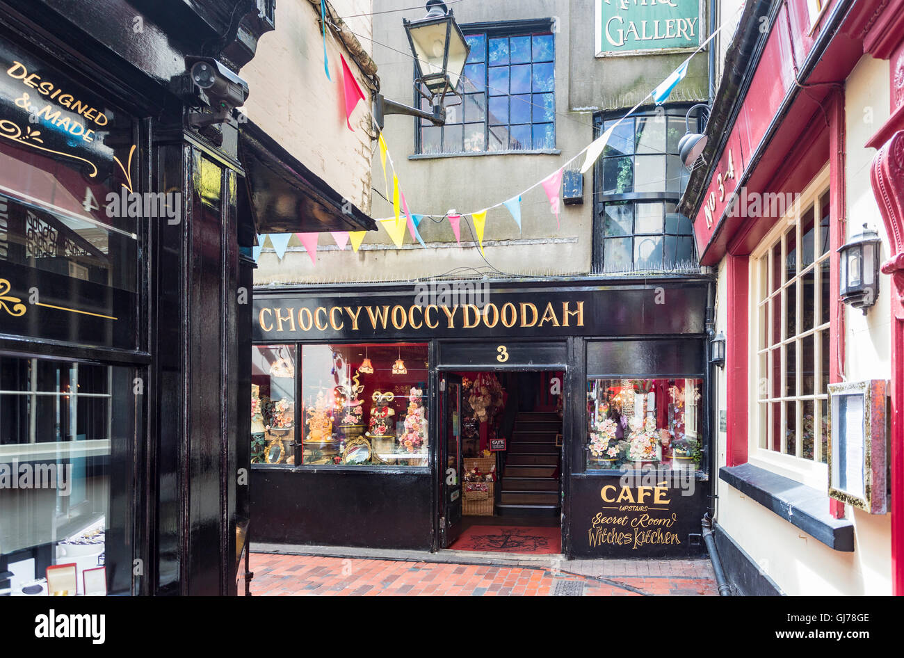 Shop Front of Choccywoccydoodah, ein Geschäft, in dem Schokoladenkuchen hergestellt werden, The Lanes, Brighton, East Sussex, Großbritannien (jetzt geschlossen) Stockfoto
