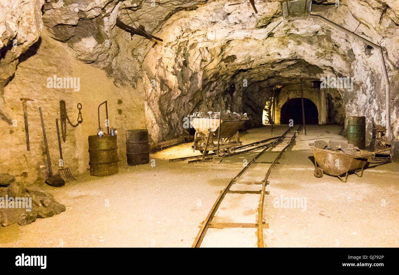 Alt-Mining-Tools in ehemalige Gipsbergwerk Seegrotte in Hinterbruhl in der Nähe von Wien, Niederösterreich, Österreich Stockfoto