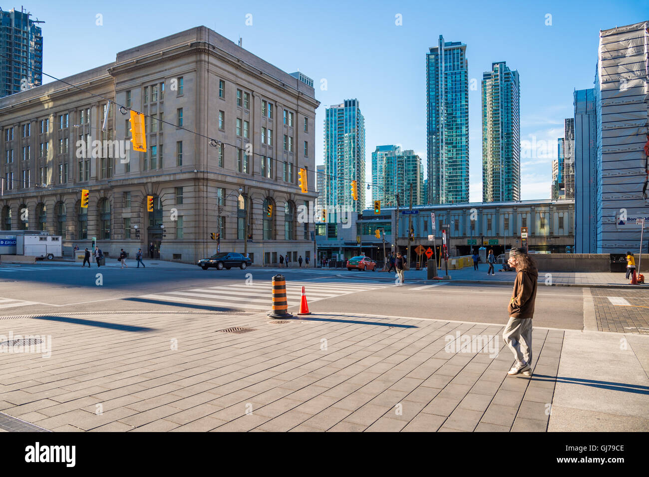 Toronto, Kanada - 2. Juli 2016: Front Street in Toronto am Morgen Stockfoto