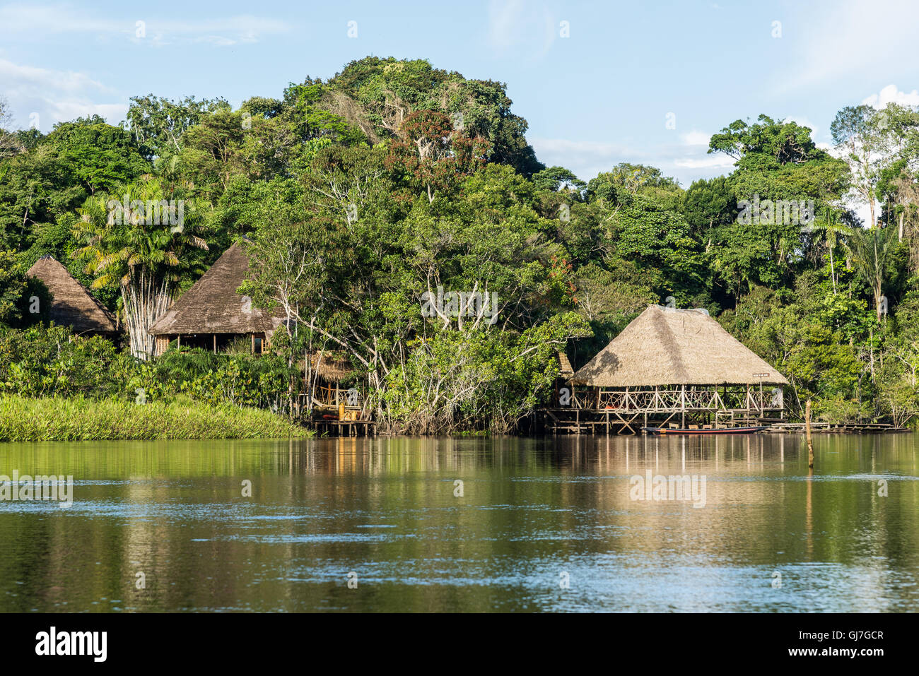 Sani Lodge im Amazonas, der Haupt-Lodge am Fluss. Yasuni-Nationalpark in Ecuador, Südamerika. Stockfoto