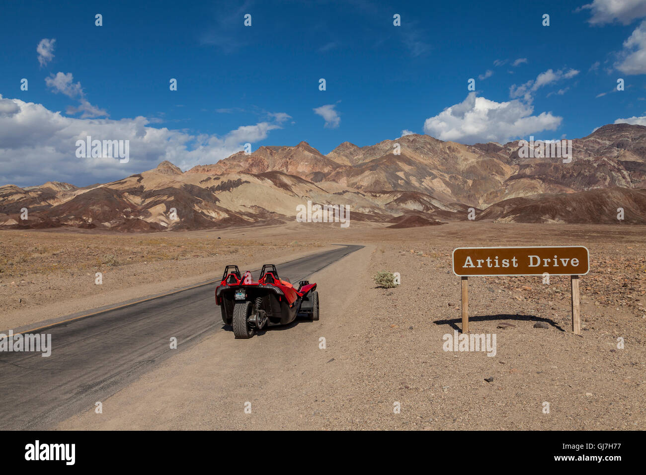 Schleuder Spyder Dreirad Motorrad auf Artist Drive, Death Valley Nationalpark, Kalifornien, USA Stockfoto