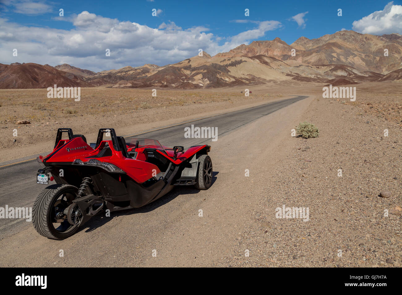 Schleuder Spyder Dreirad Motorrad auf Artist Drive, Death Valley Nationalpark, Kalifornien, USA Stockfoto