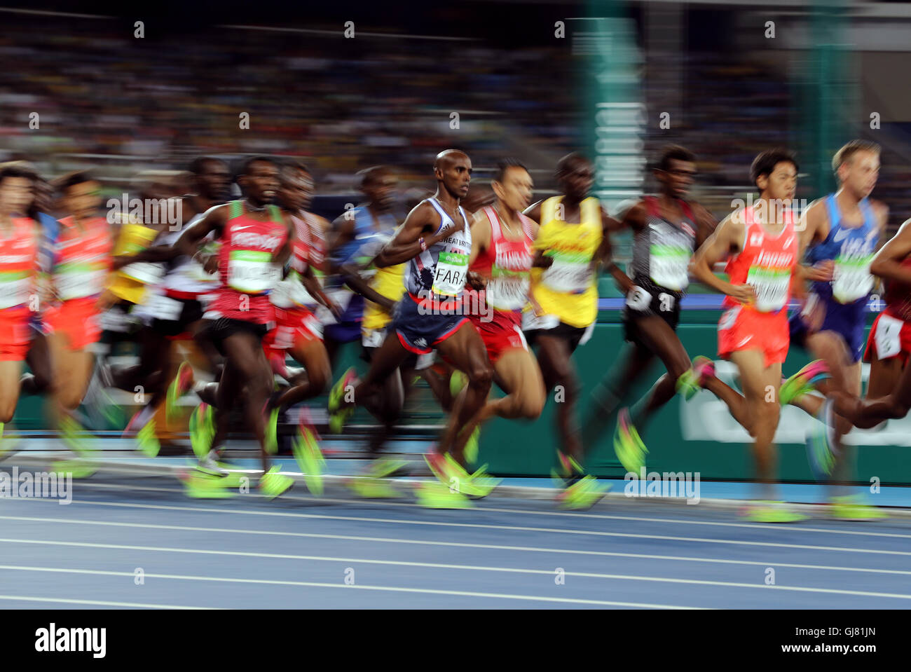 Der Brite Mo Farah während die Männer 10.000-Meter-Finale im Olympia-Stadion am achten Tag der Olympischen Spiele in Rio, Brasilien. Stockfoto