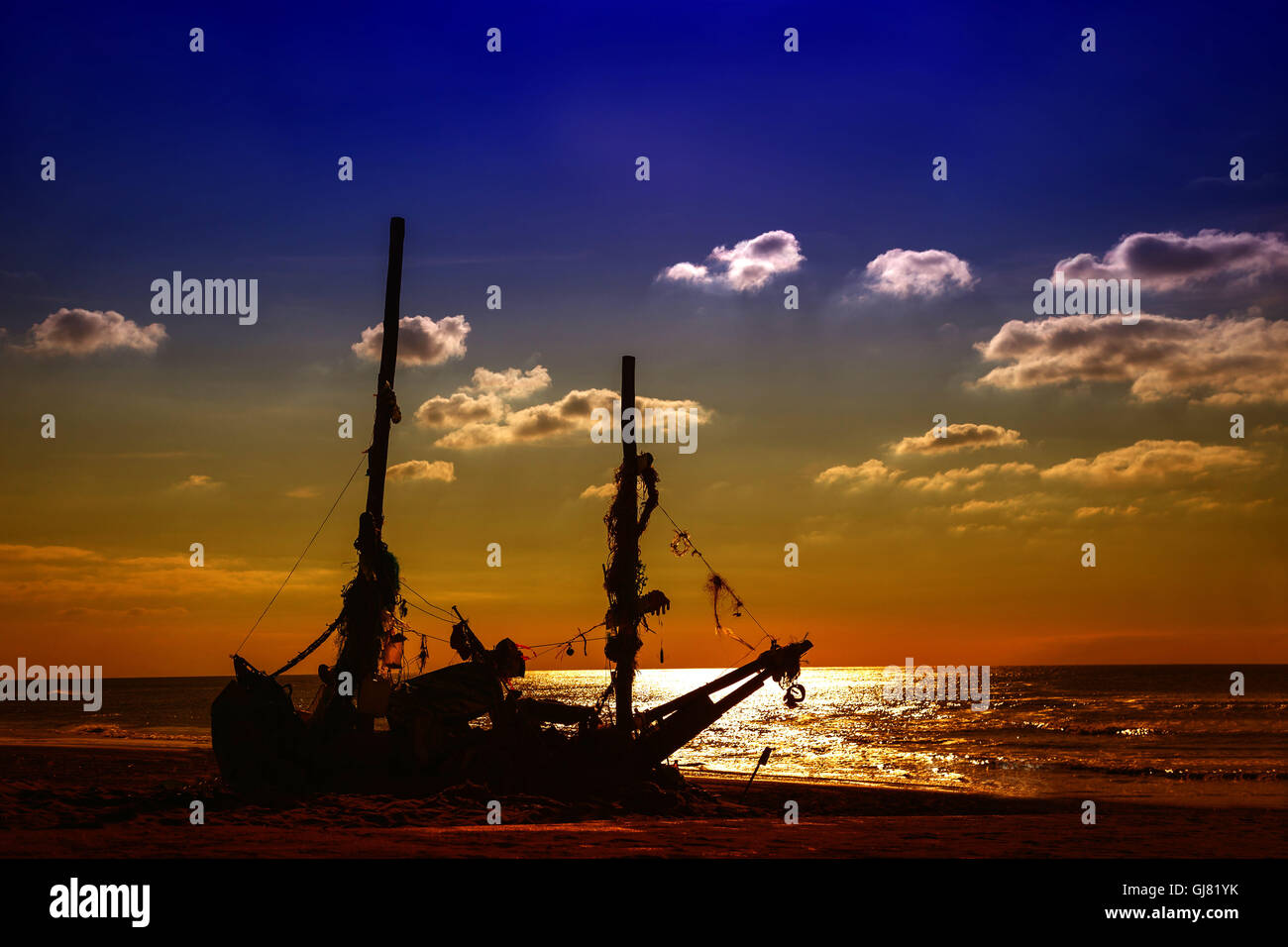 Niederlande, Holland, auf der westfriesischen Insel Texel, Nord-Holland, Schiffbruch am Strand, am Abend Stimmung Stockfoto