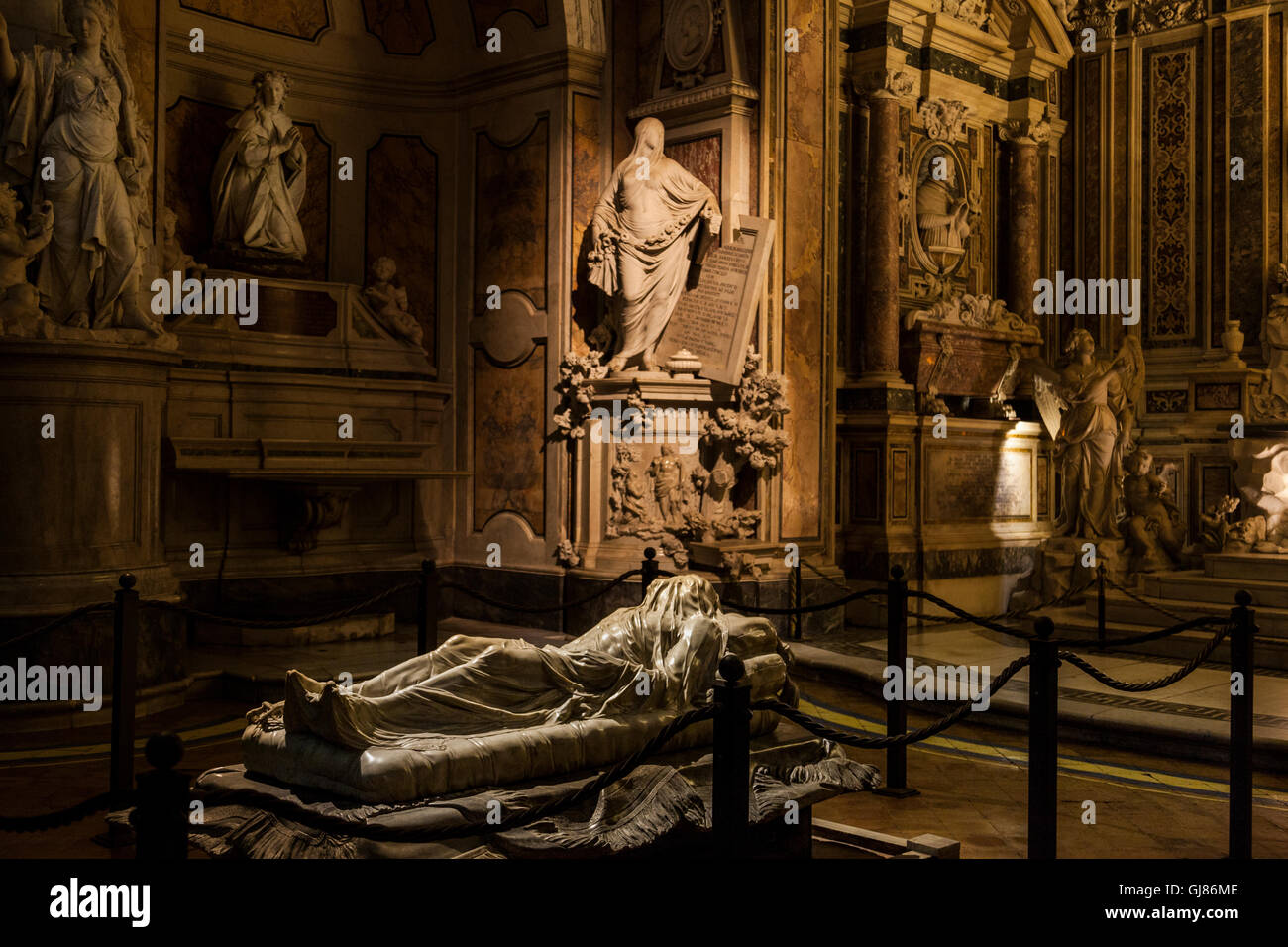 Italien, Neapel: Cristo Velato im Palazzo Quartieri. Verschleierte Chris renommierten Ovr für die bemerkenswerte Gewebe-Qualität von der Stockfoto