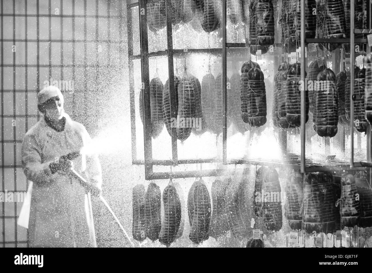 Salami factory Fotos und Bildmaterial in hoher Auflösung Alamy