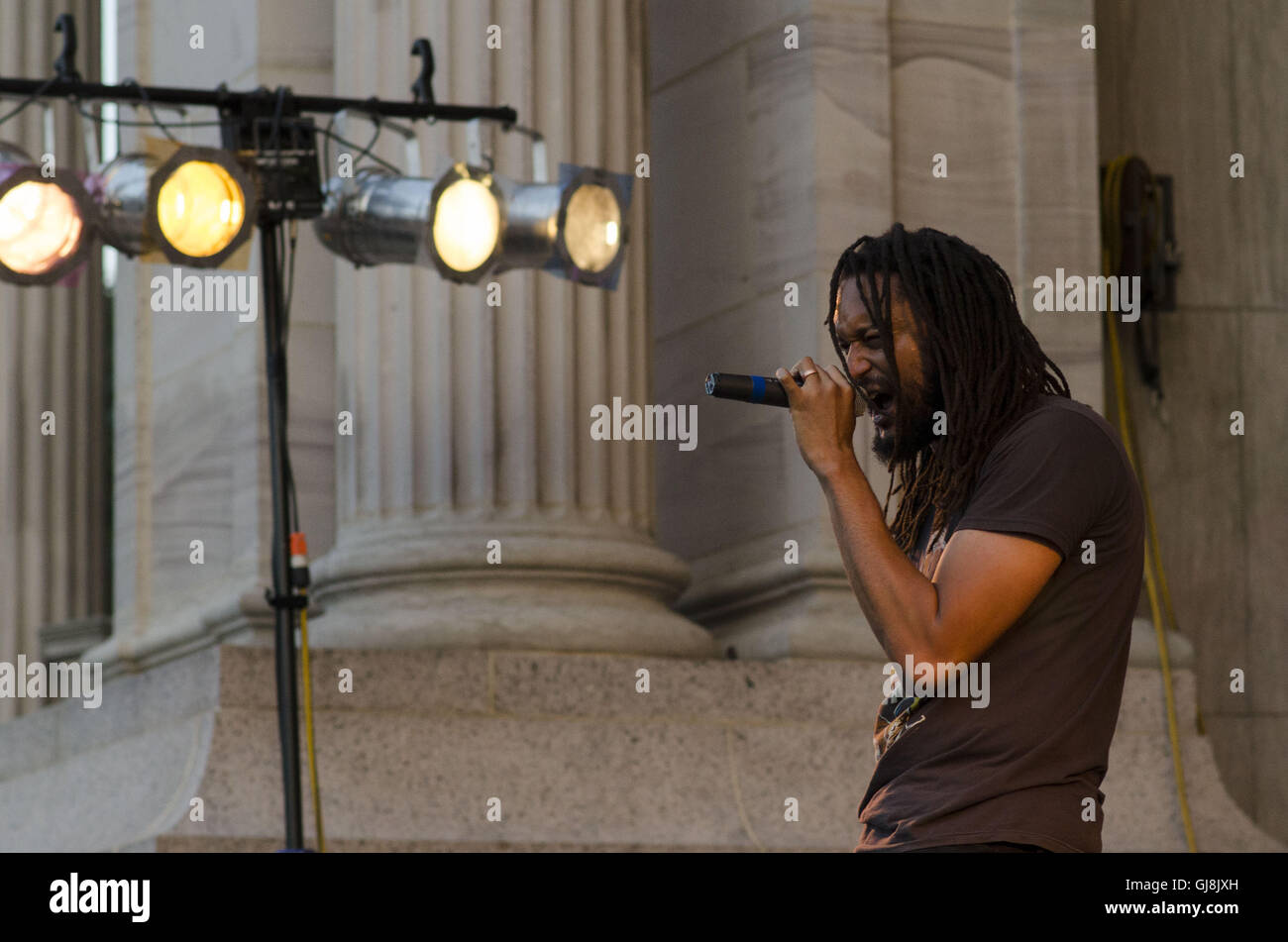 Denver, Colorado, USA. 12. August 2016. STEPHEN '' BRER Kaninchen '' BRACKETT führt. Am Freitag, den 12. August spielte die Musikkapelle Coolio ein kostenloses Konzert in Denver Civic Center Park. Graham © Charles Hunt/ZUMA Draht/Alamy Live-Nachrichten Stockfoto