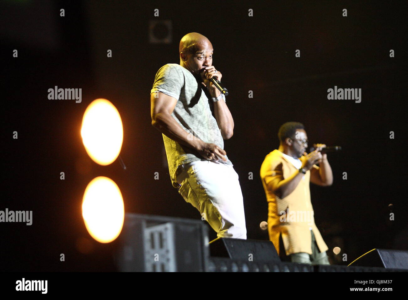 Danzig, Polen 13. August 2016 Naturally 7-Band besuchen die Show ÔJIMEK + Õ in Danzig. JIMEK + ist ein Teil des Solidarity of Arts Festival und präsentiert einzigartige Zusammenarbeit der größten Legenden der polnischen Hip-Hop-Szene, die Durchführung von jazz-Musik. Stockfoto