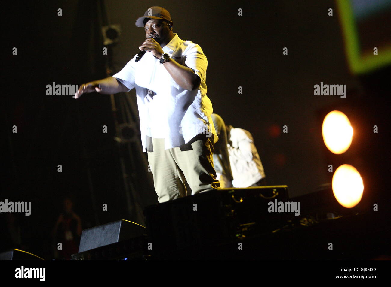 Danzig, Polen 13. August 2016 Naturally 7-Band besuchen die Show ÔJIMEK + Õ in Danzig. JIMEK + ist ein Teil des Solidarity of Arts Festival und präsentiert einzigartige Zusammenarbeit der größten Legenden der polnischen Hip-Hop-Szene, die Durchführung von jazz-Musik. Stockfoto