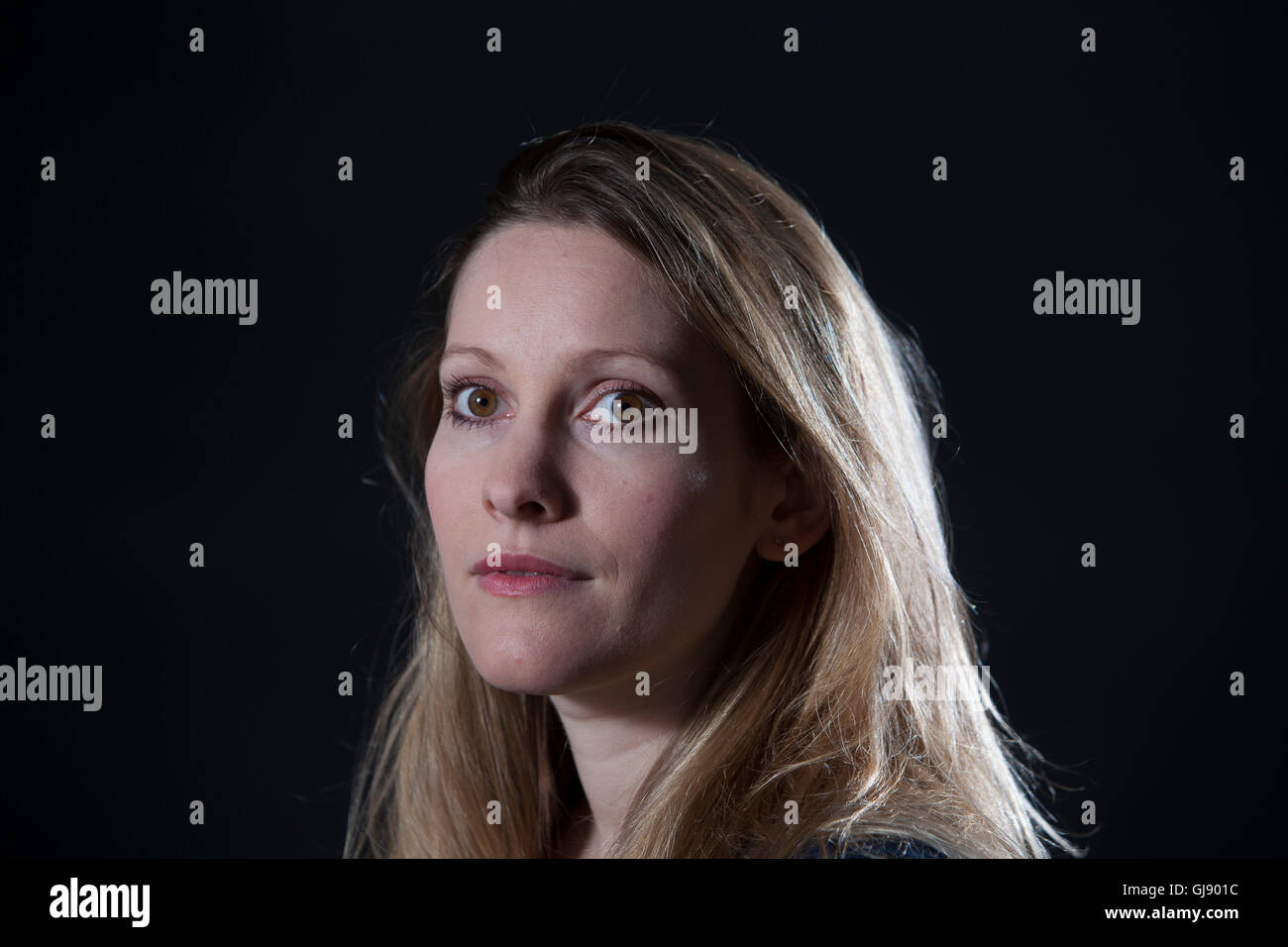 Edinburgh, UK. 14. August 2016. Edinburgh International Book Festival 2. Tag. Edinburgh International Book Festival statt in Charlotte Square Gardens. Edinburgh. Abgebildete Laura Bates. Bildnachweis: Pako Mera/Alamy Live-Nachrichten Stockfoto