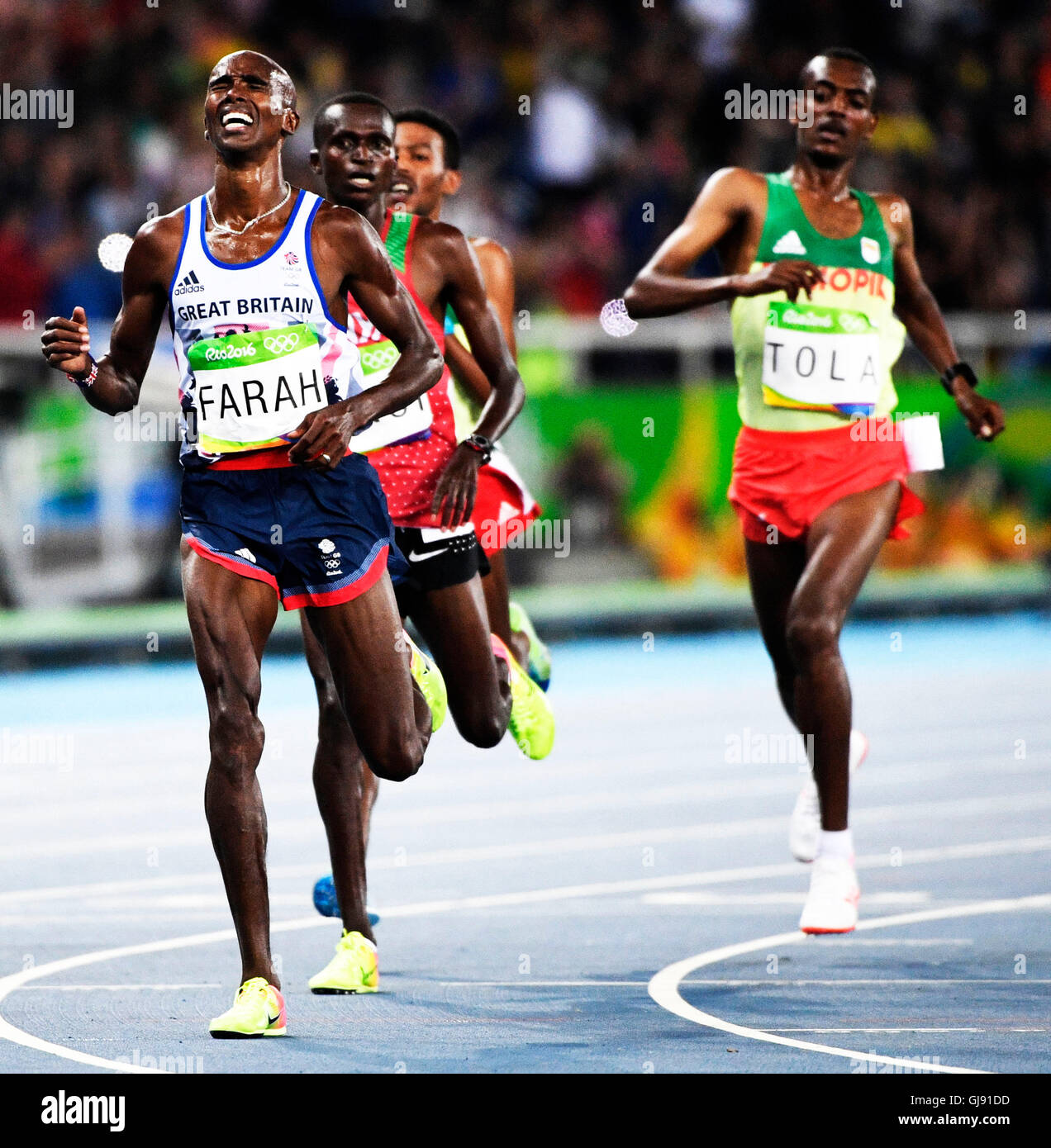 Rio De Janeiro, Brasilien. 13. August 2016. Mo Farah (GBR) gewinnt die Goldmedaille bei der Herren 10.000 m an die 2016 Olympischen Sommer Games.Chase Sutton/Dom/Alamy Live News Stockfoto