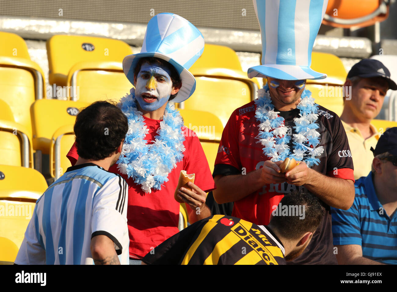 Rio de Janeiro, Brasilien. August 2016, 14th. Argentinische Fans beim olympischen Tennisturnier Murray V del Potro in Rio de Janeiro Stockfoto