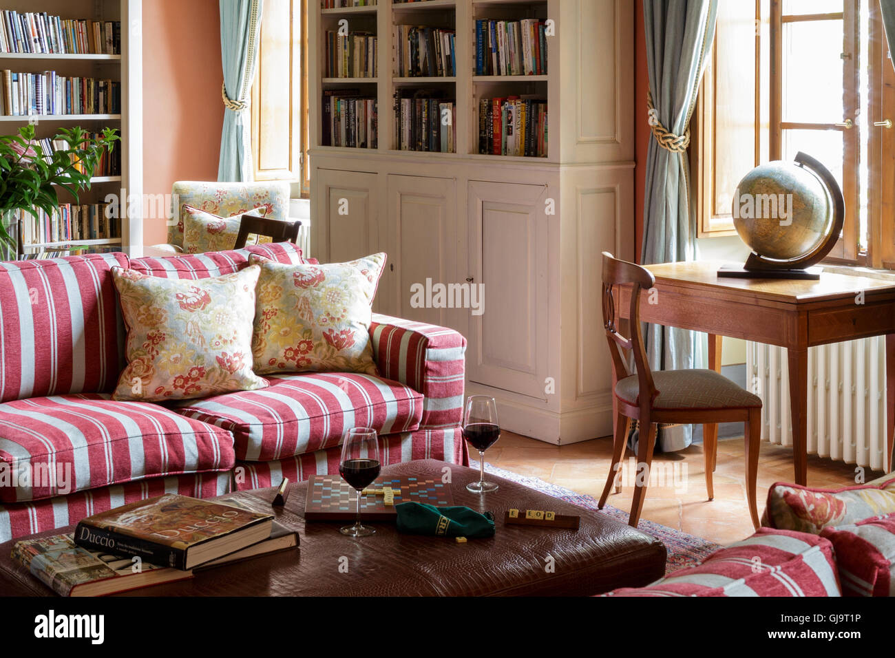 Interieur im Borgo Pignano, Luxus-Hotel in der Nähe von Volterra, Toskana, Italien Stockfoto