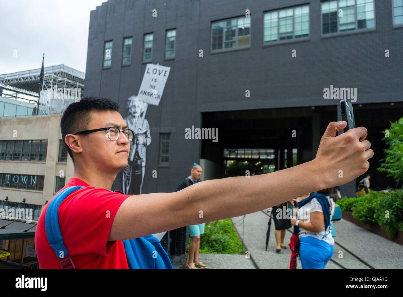 New York City, NY, USA, Chinese Tourist (M.R.) Besuch im High Line Garden, im Meat Packing District, Selfie-Fotos machen, Telefone fotografieren Stockfoto