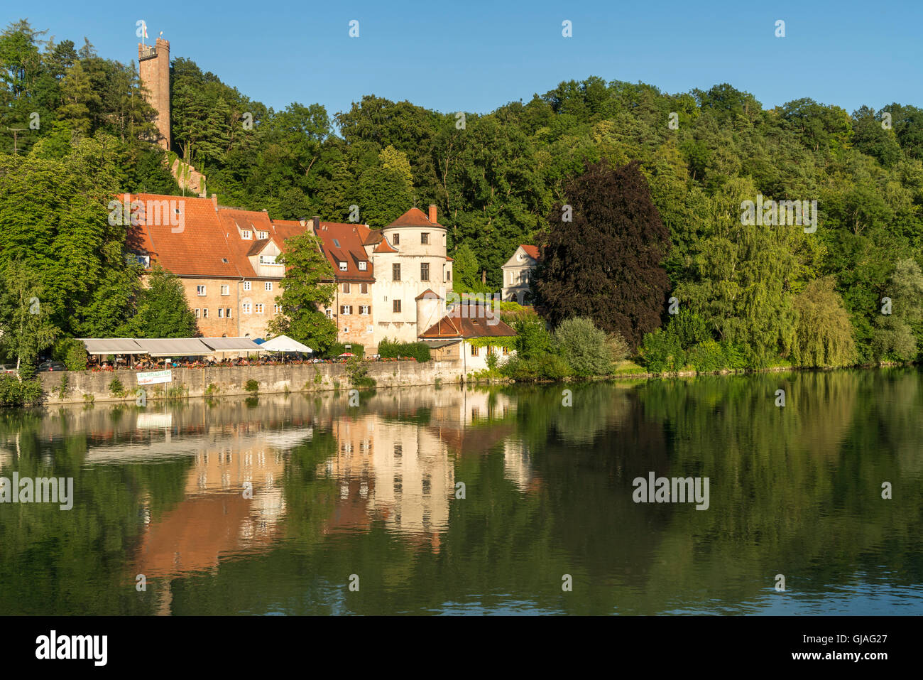 Lech-Fluss-Ufer in Landsberg bin Lech, Oberbayern, Bayern, Deutschland, Europa Stockfoto