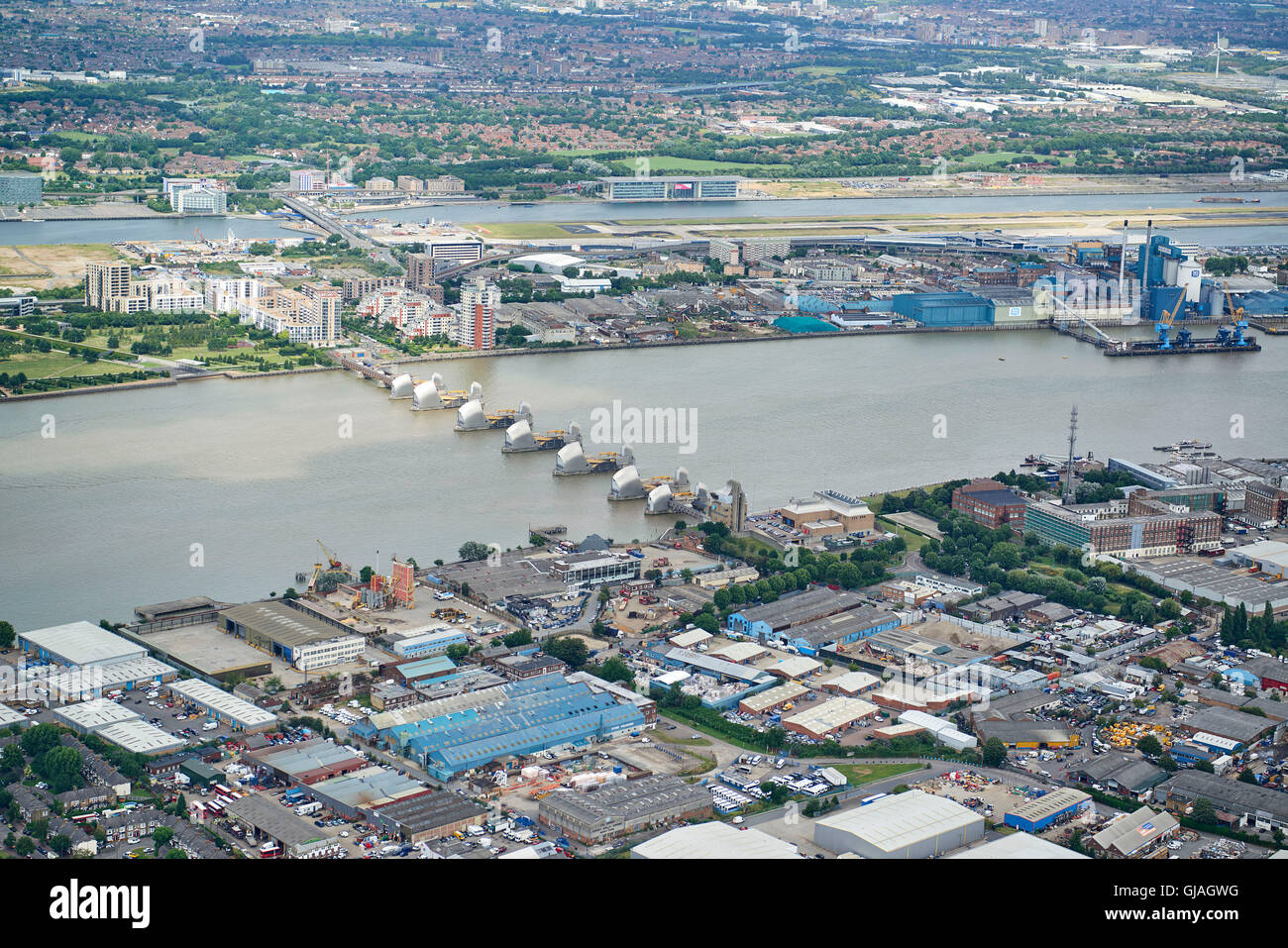 Thames Barrier, London UK, aus der Luft Stockfoto