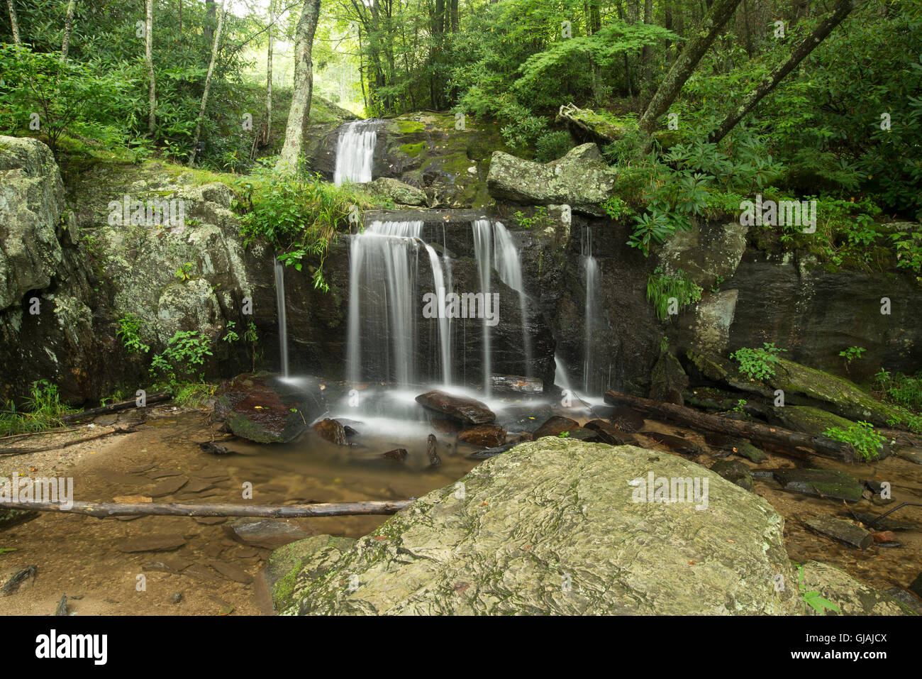 Wasserfall in den Blue Ridge Mountains von North Carolina Stockfoto