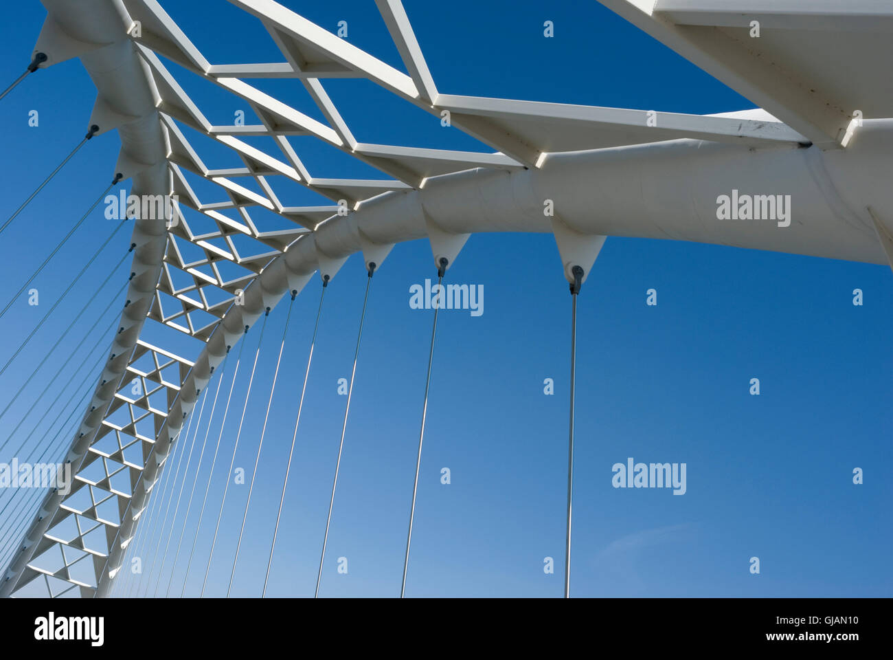 Der Bogen der Humber River Suspension in Toronto, Ontario, Kanada. Stockfoto