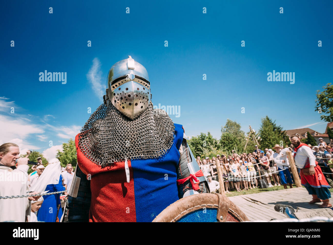 Ethnologisches, Belarus - July19, 2014: Denkmalpflege der ritterlichen Kämpfe auf der mittelalterlichen Kultur festival Stockfoto