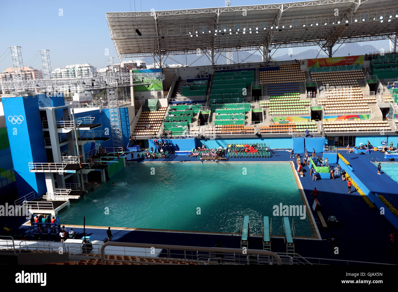 Einen Überblick über das Sprungbecken am neunten Tag der Olympischen Spiele in Rio, Brasilien. Stockfoto
