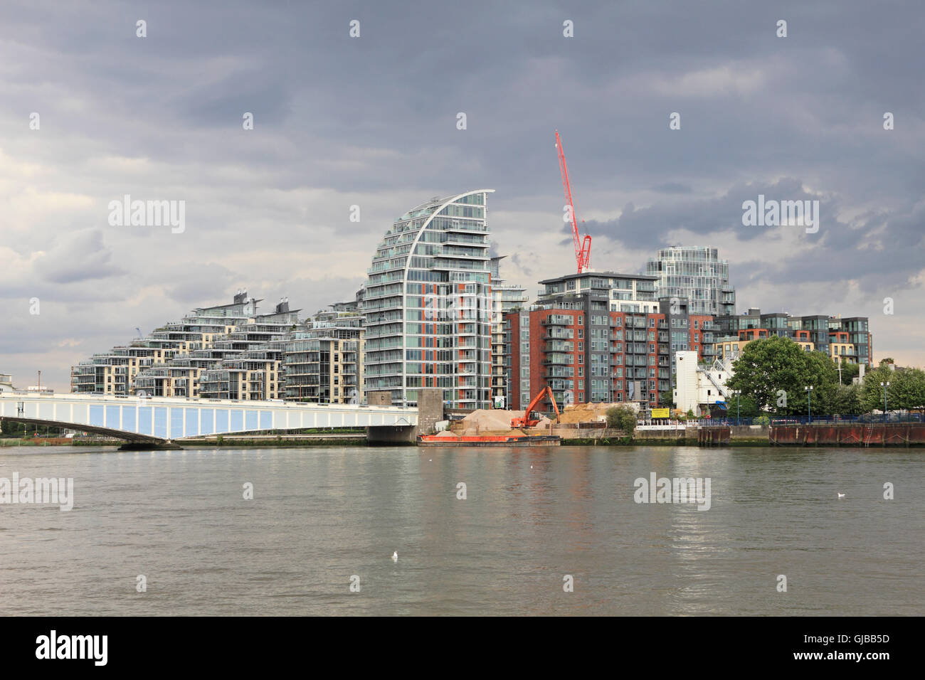 Battersea Reach Wohnsiedlung hinter Wandsworth Bridge London England UK Stockfoto