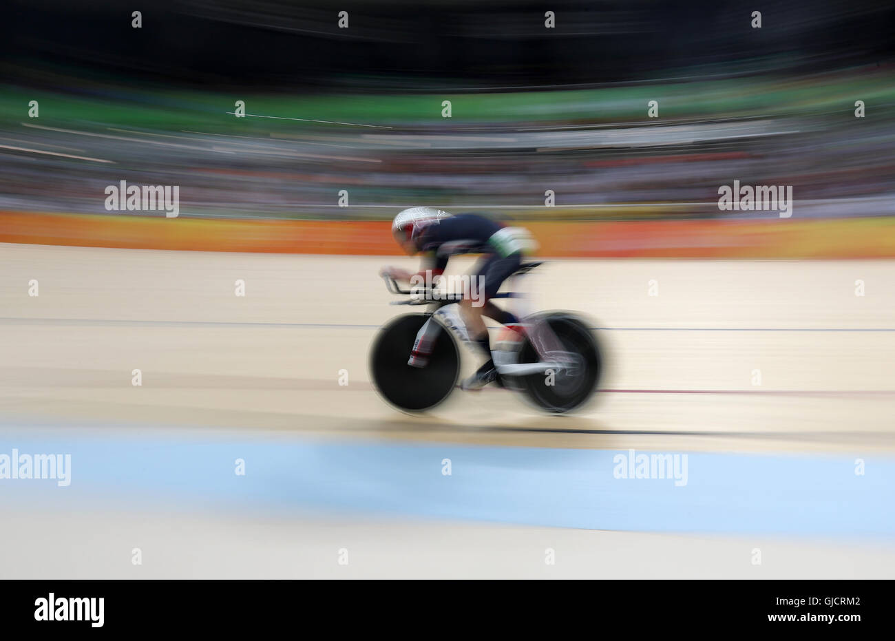 Der Brite Mark Cavendish konkurriert in der Herren Omnium Ausscheidungsrennen in dem Rio Olympic Velodrome am neunten Tag der Olympischen Spiele in Rio, Brasilien. Stockfoto