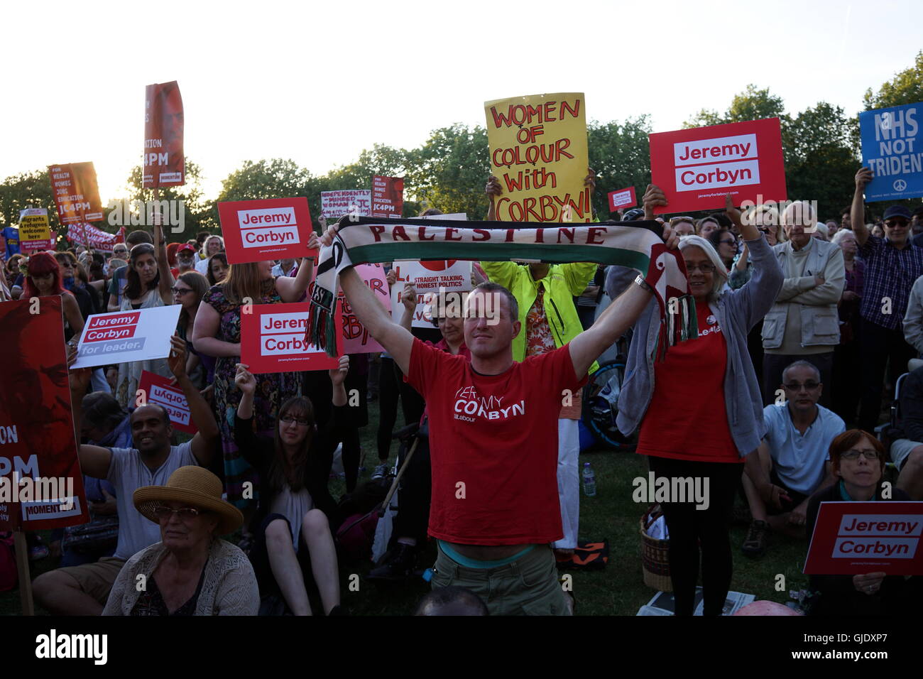 London, England, Vereinigtes Königreich. 15. August 2016. Tausende besuchen die BAME Kundgebung zur Unterstützung der Jeremy Corbyns Wiederwahlkampagne als Labour Party Leader bei Highbury Fields, London, UK. Bildnachweis: Siehe Li/Alamy Live News Stockfoto