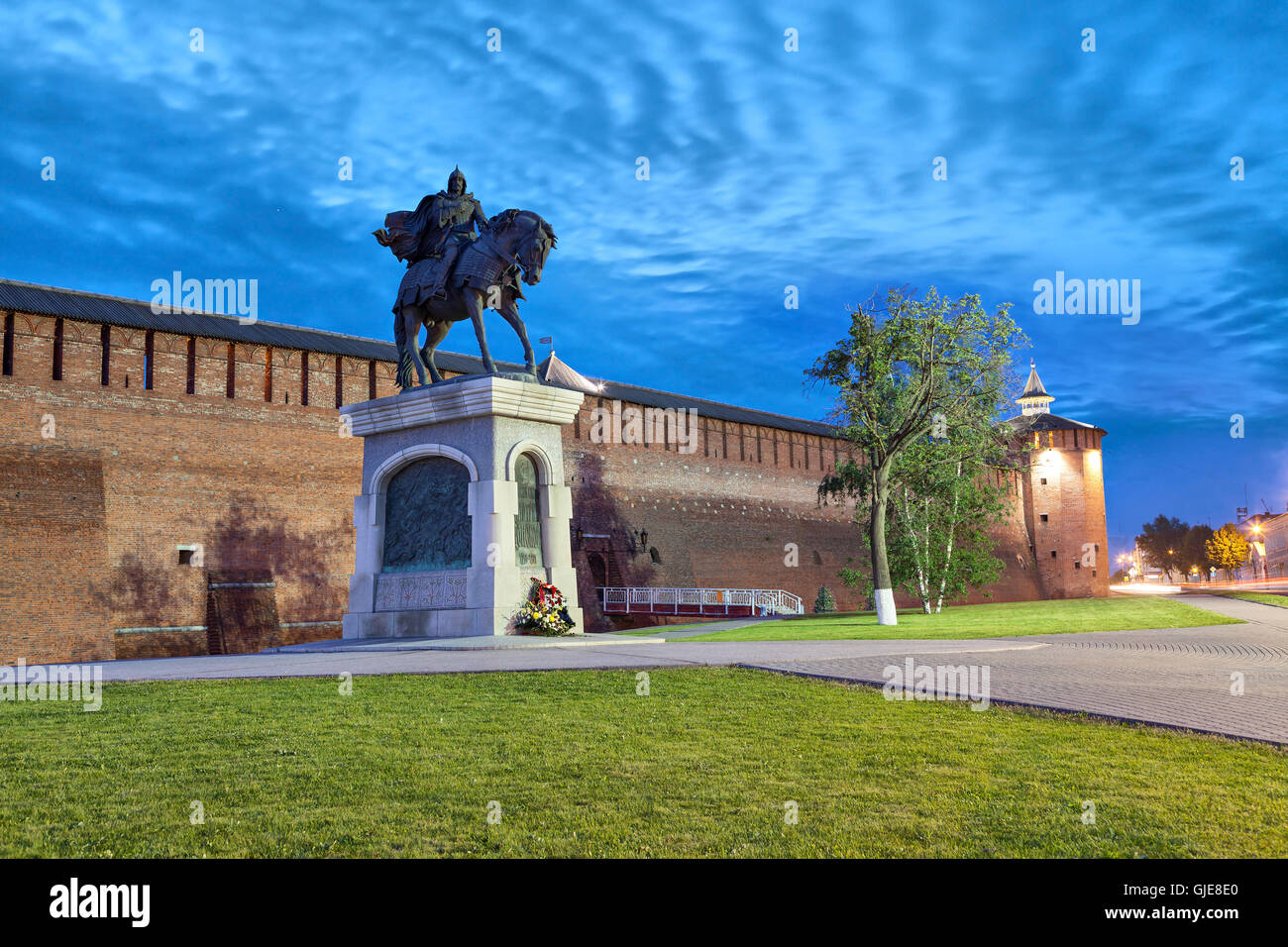 Ein Denkmal für Dmitry Donskoy und Kreml Mauer in Kolomna, Moscow Region, Russland Stockfoto
