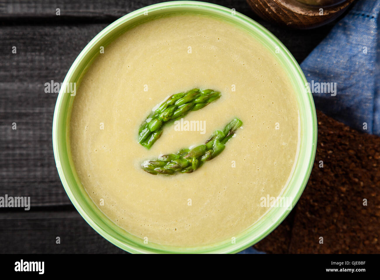 Spargelcremesuppe Stockfoto