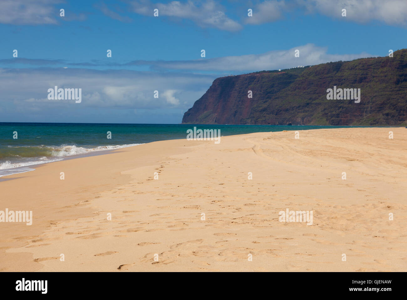 Polihale Beach an der Westseite von Kauai, Hawaii steigert die menschenleeren weiten Sandstränden. Stockfoto