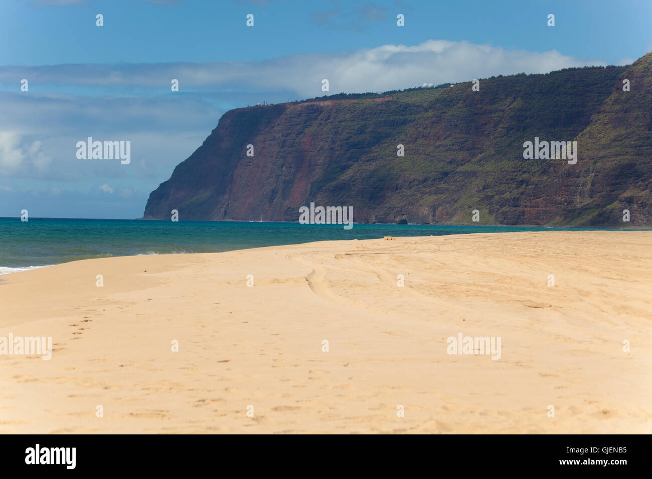 Polihale Beach an der Westseite von Kauai, Hawaii steigert die menschenleeren weiten Sandstränden. Stockfoto