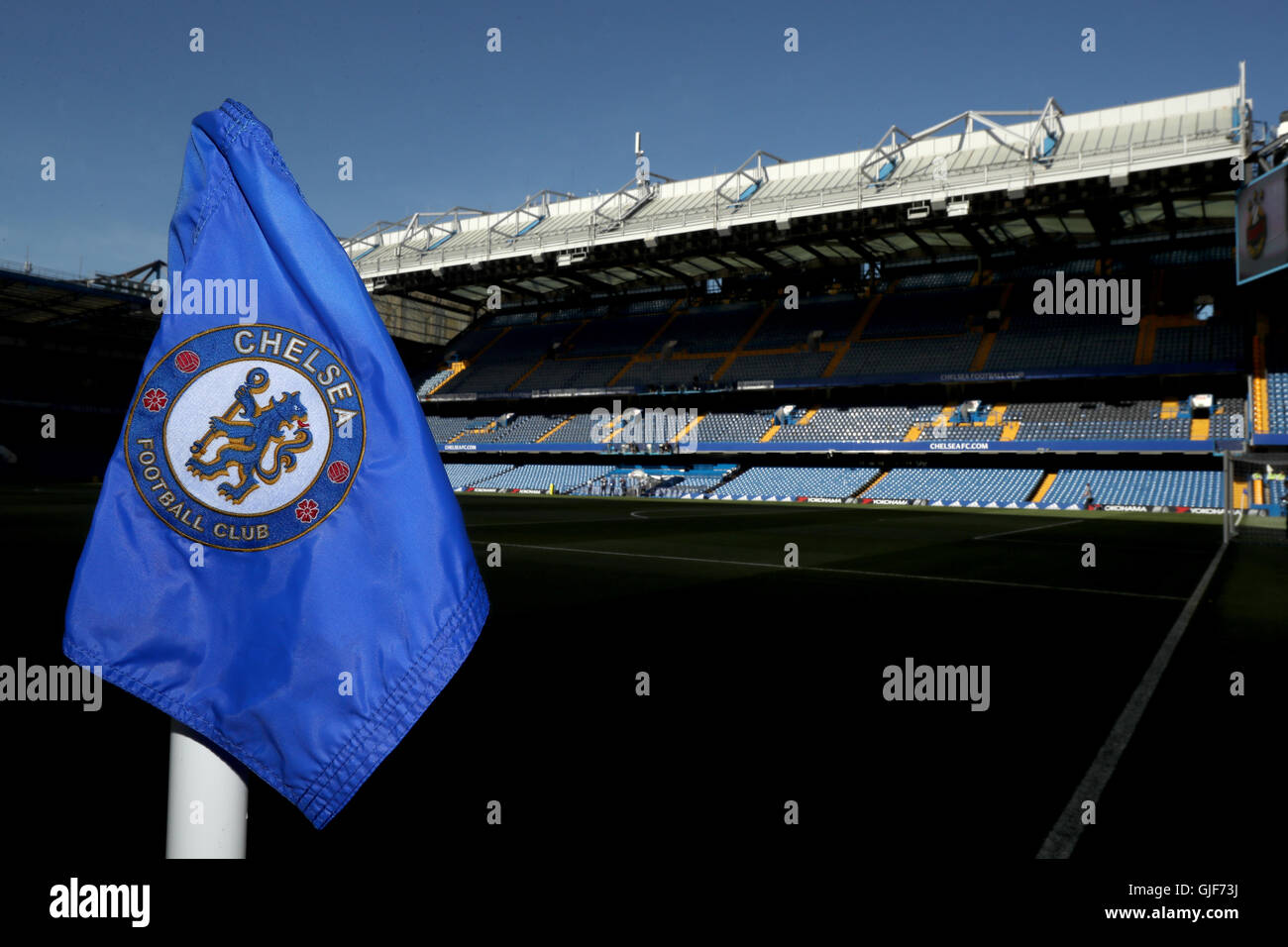 Eine Gesamtansicht der Stamford Bridge von der Eckfahne vor dem Premier League-Spiel an der Stamford Bridge, London. Stockfoto