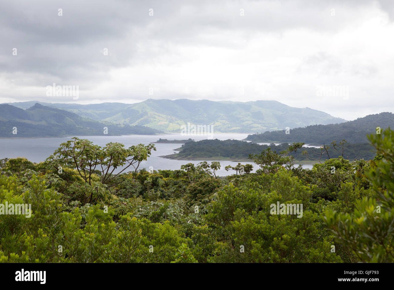 Die Regenwald-Landschaft rund um Arenal-See, Arenal, Costa Rica, Mittelamerika Stockfoto
