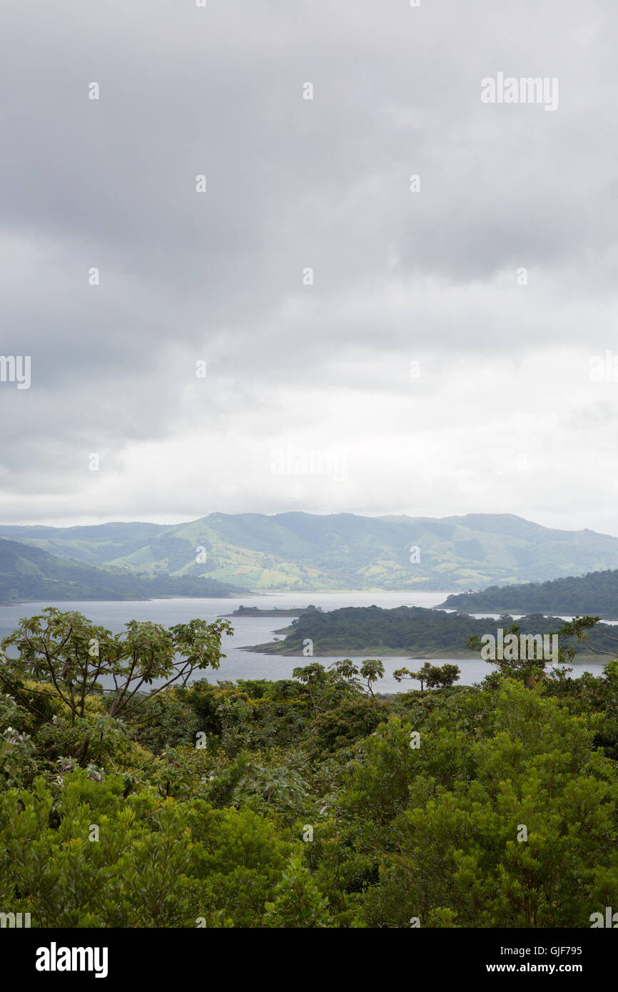 Die Regenwald-Landschaft rund um Arenal-See, Arenal, Costa Rica, Mittelamerika Stockfoto