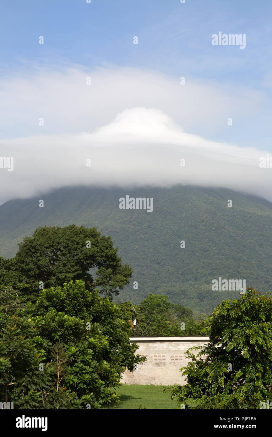 Vulkan Arenal, mit Cloud GAP, Arenal, Costa Rica, Mittelamerika Stockfoto