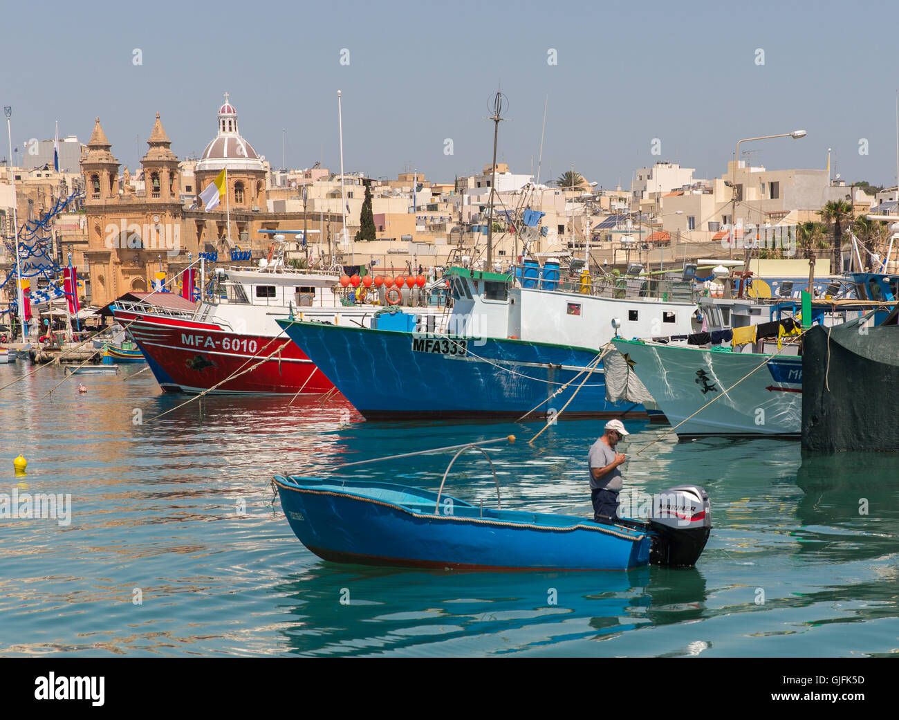 Angelboote/Fischerboote in Marsaxlokk Hafen auf der Insel Malta Stockfoto