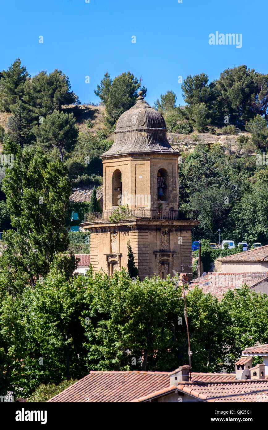 Clocher de l'Église Saint-Chamas, Dorf de Provence Bdr Frankreich 13 Stockfoto