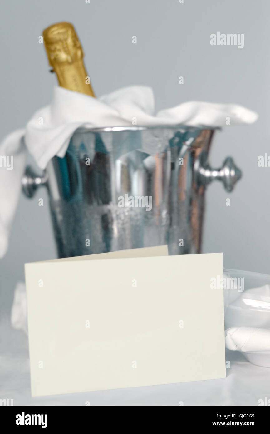 Sektkühler mit neutralen Karte Stockfoto