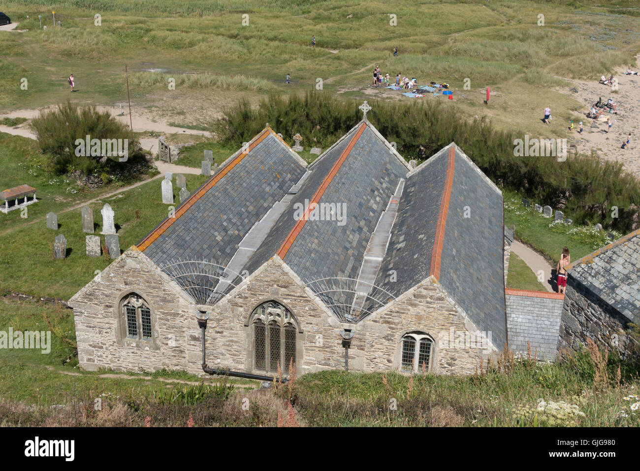 Die Pfarrei St. Winwaloe, Kirche der Stürme, Gunwalloe Kirche Cove Beach bin Lizard, Cornwall, UK. Stockfoto