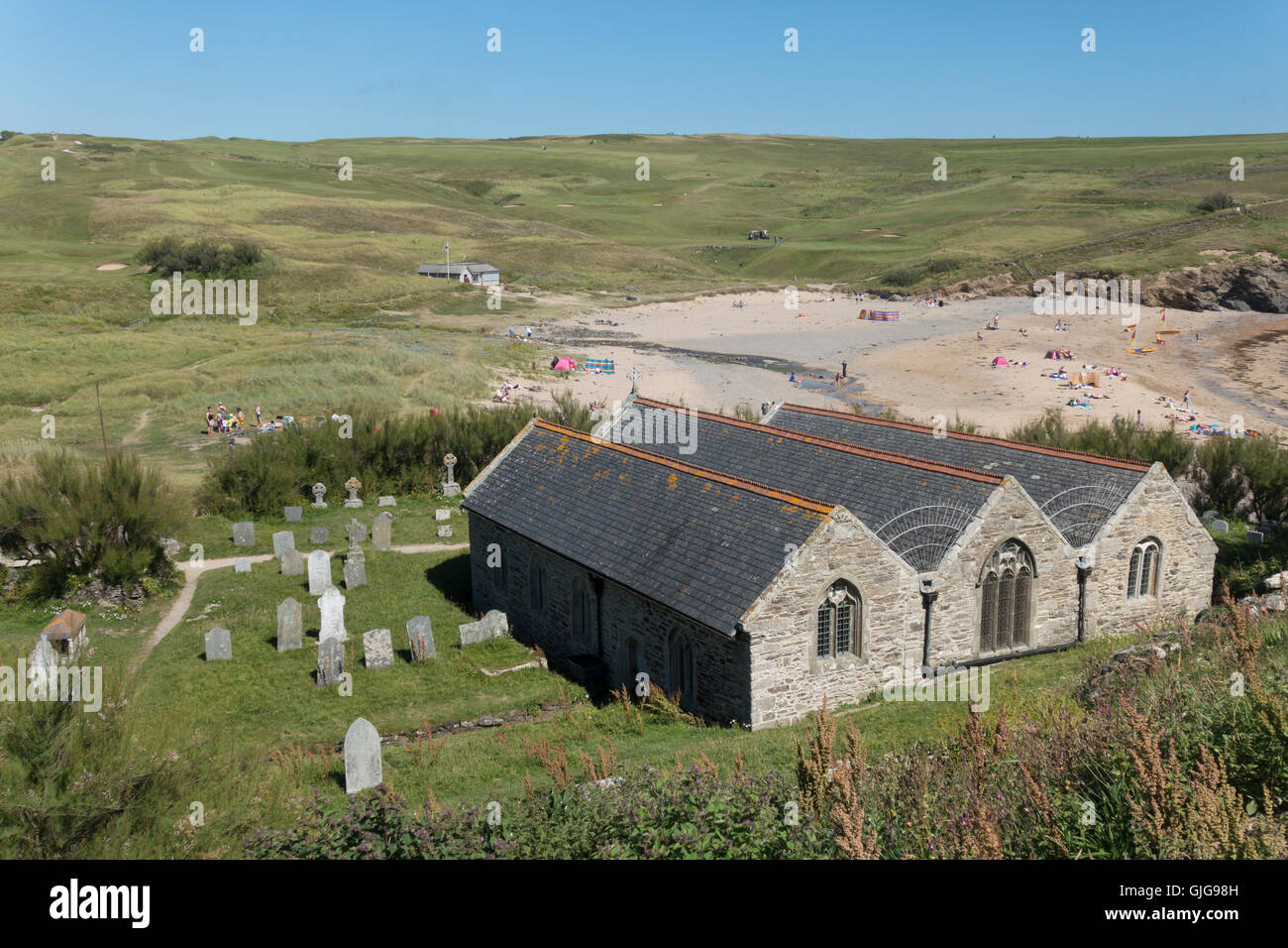 Die Pfarrei St. Winwaloe, Kirche der Stürme, Gunwalloe Kirche Cove Beach bin Lizard, Cornwall, UK. Stockfoto