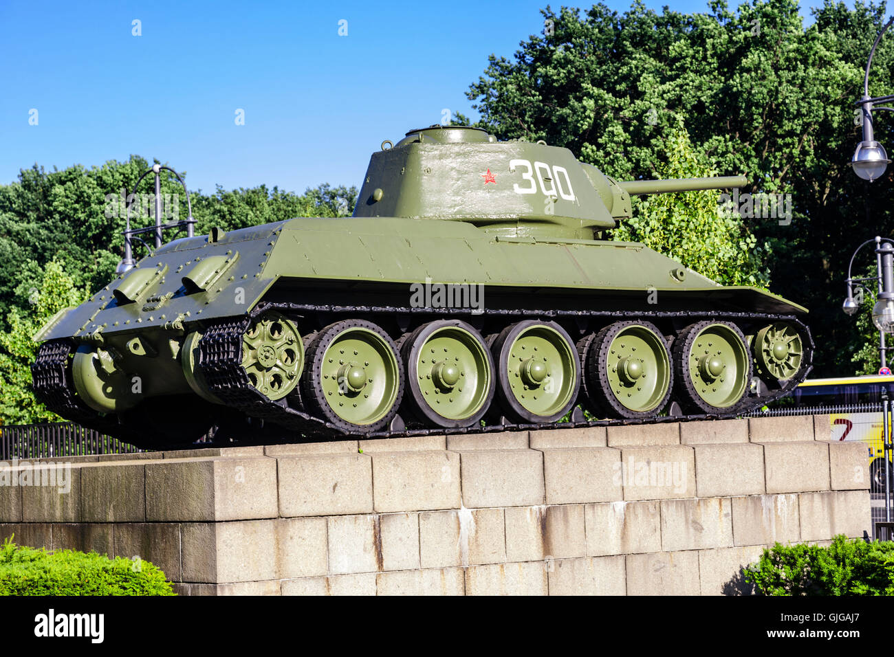 WW2 T-34 Panzer der sowjetischen Krieg Memorial, Tiergarten, Berlin, Deutschland. Stockfoto