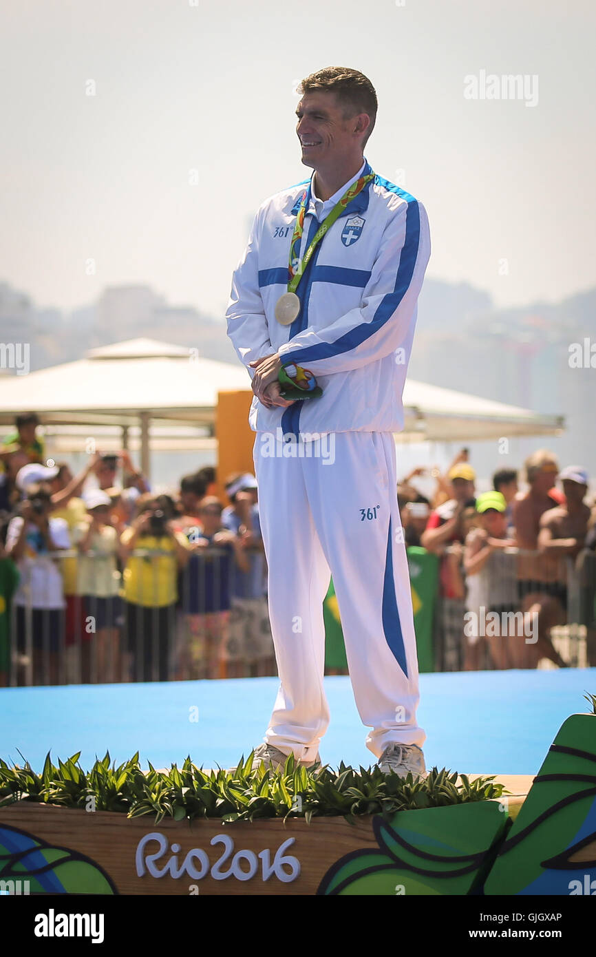 Rio De Janeiro, Brasilien. 16. August 2016. Olympische Spiele 2016 OPEN WATER - Gold - WEERTMAN Ferry (NED), statt Silber - Spiros Gianniotis (GRE) und Bronze - OLIVIER Marc-Antoine im Freiwasser schwimmen Olympiade 2016 an der Forte de Copacabana, Copacabana Strand. Credit: Foto Arena LTDA/Alamy Live-Nachrichten Stockfoto