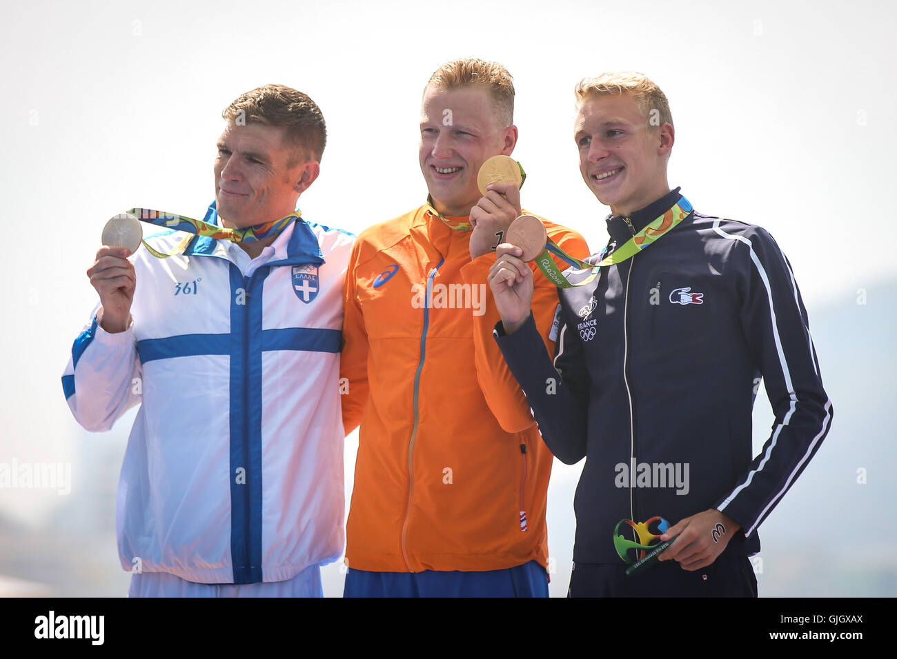 Rio De Janeiro, Brasilien. 16. August 2016. Olympische Spiele 2016 OPEN WATER - Gold - WEERTMAN Ferry (NED), statt Silber - Spiros Gianniotis (GRE) und Bronze - OLIVIER Marc-Antoine im Freiwasser schwimmen Olympiade 2016 an der Forte de Copacabana, Copacabana Strand. Credit: Foto Arena LTDA/Alamy Live-Nachrichten Stockfoto