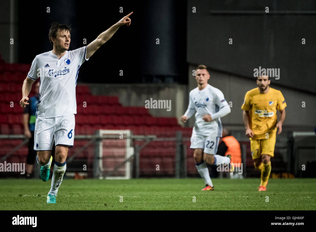 Dänemark, Kopenhagen, 16. August 2016. William Kvist (6) der FC Kopenhagen während der UEFA Champions League Play-off-Spiel zwischen FC Kopenhagen und APOEL Nicosia FC bei Telia Parken. Bildnachweis: Kim M. Leland/Alamy Live-Nachrichten Stockfoto