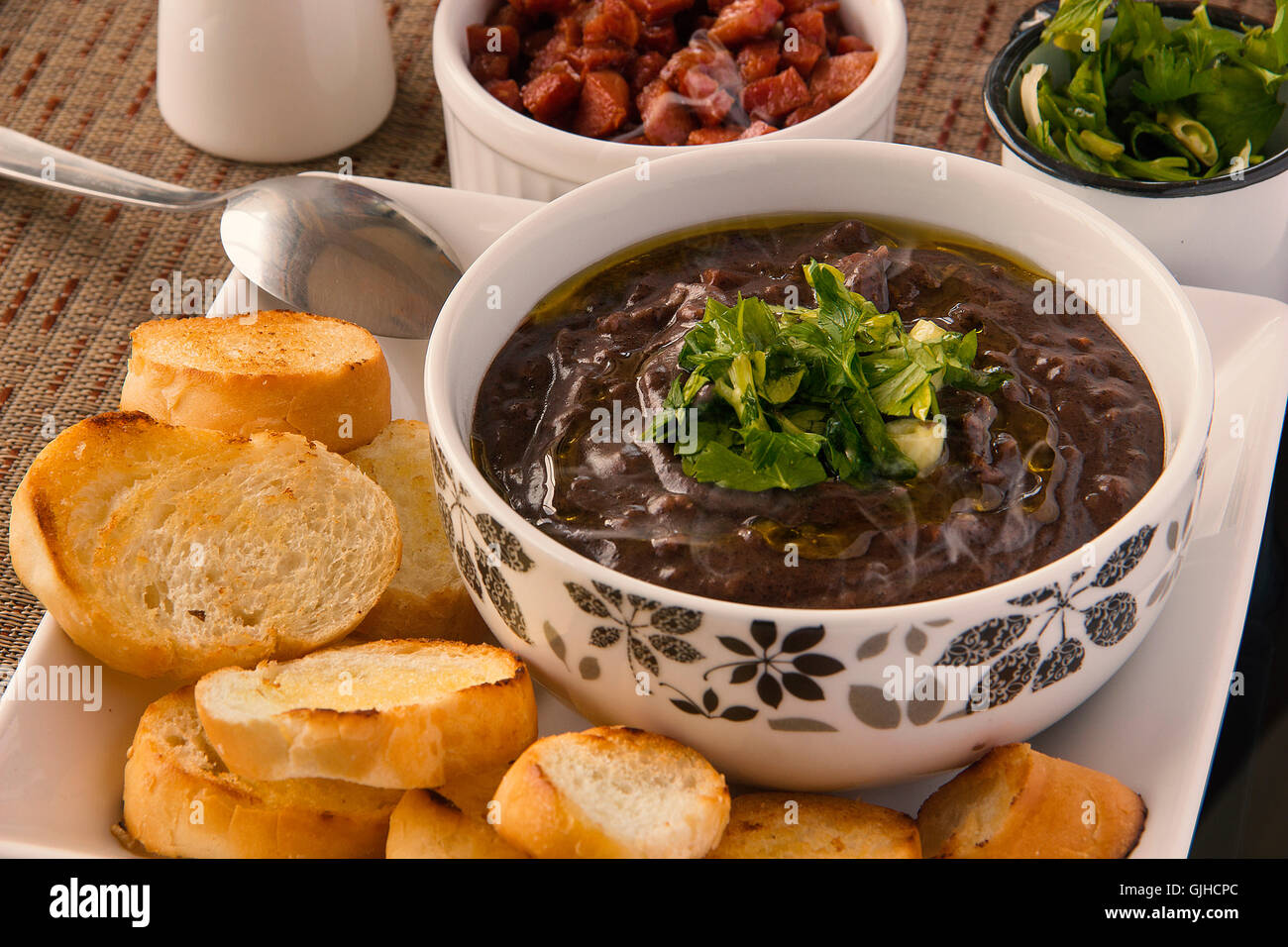 Schwarze Bohnensuppe Stockfotos und -bilder Kaufen - Alamy
