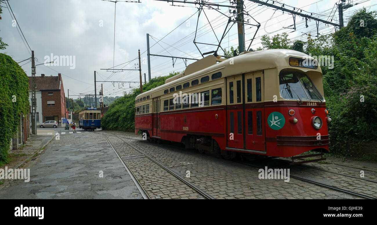 ASVi Museum PCC Auto No.10409 & vier Rad Straßenbahn A.9515 bei Rue de l ' Abbaye, Lobbes, Belgien Stockfoto