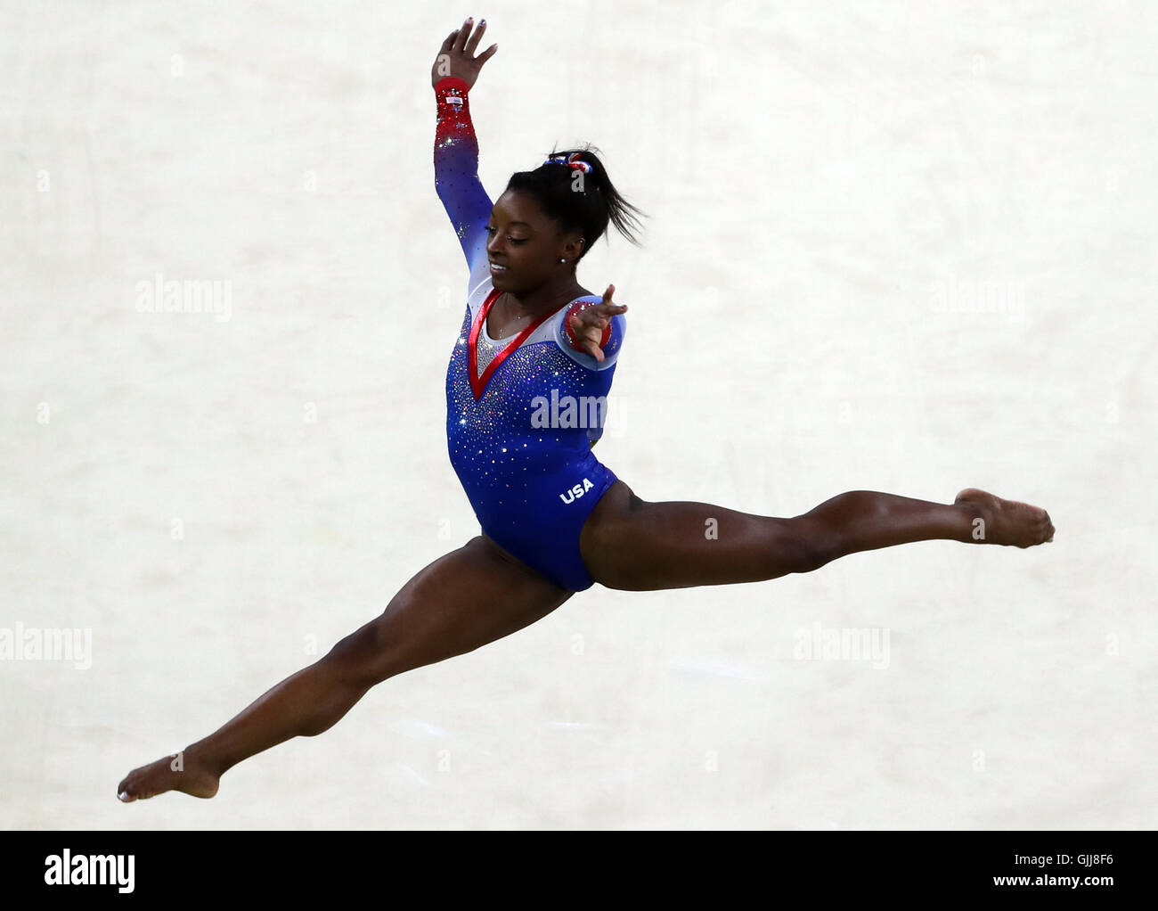 USAS Simone Biles während der Frauen Bodenturnen final auf dem Rio Olympic Arena am elften Tag der Olympischen Spiele in Rio, Brasilien. Stockfoto