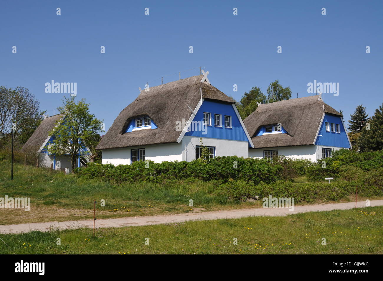 blaue Häuser Ost-Deutschland Stockfoto