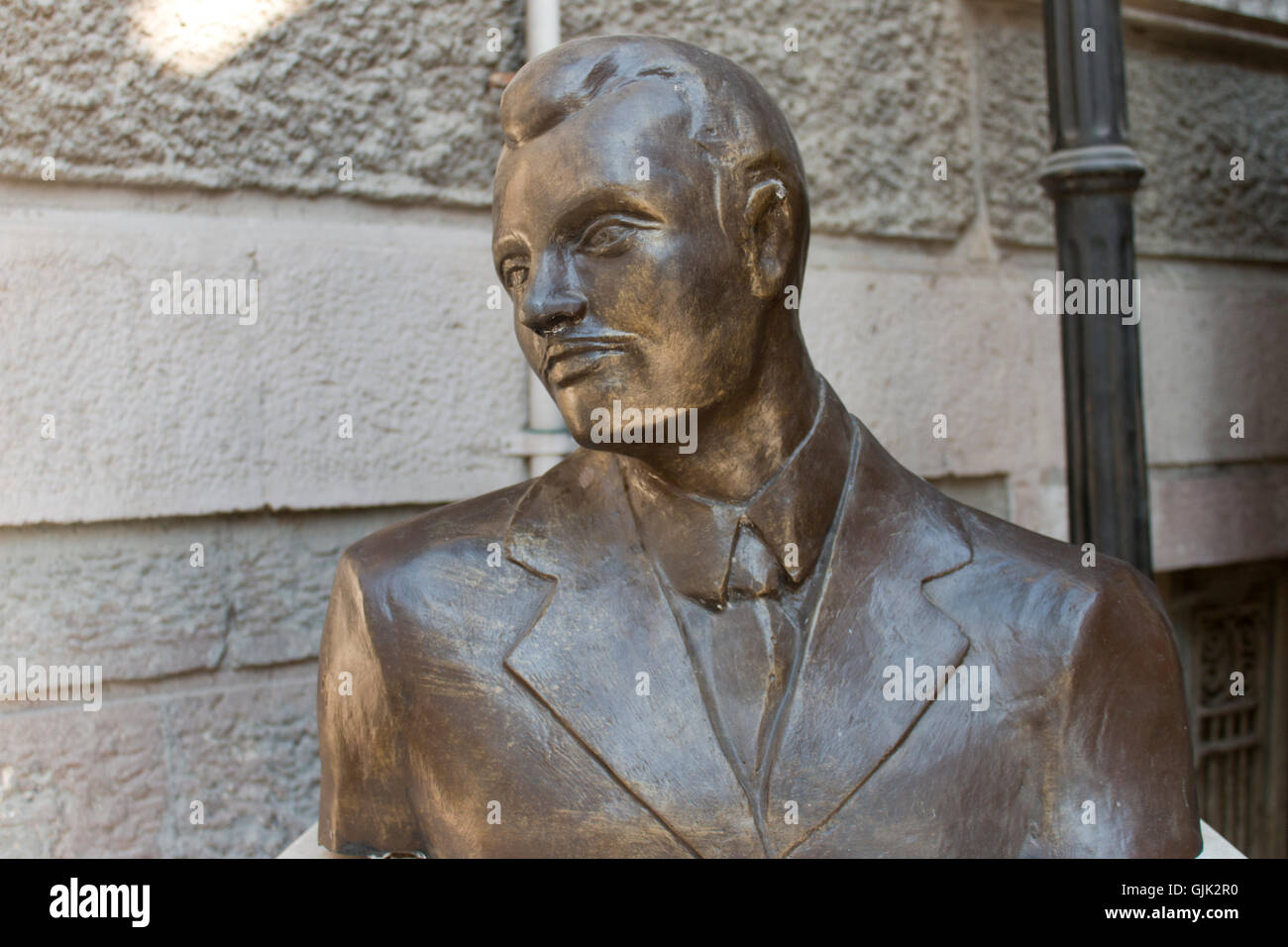 Bronzebüste von Dario Moreno – Tribut an den legendären Sänger in İzmir, Türkei Stockfoto