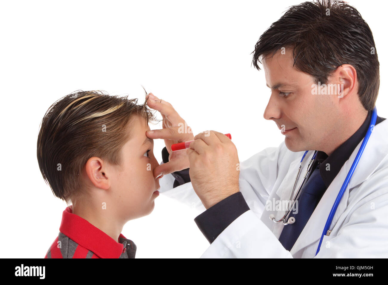 Arzt Patient Augen prüfen Stockfoto